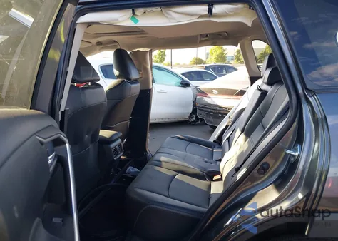 2024 Toyota Rav4 Xle Premium z USA, uszkodzony, nr VIN 2T3C1RFV2RC280791